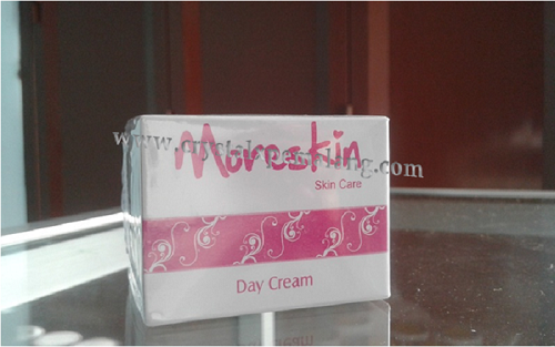 Jual Moreskin Cream Pagi Perawatan Kulit Lebih Cerah